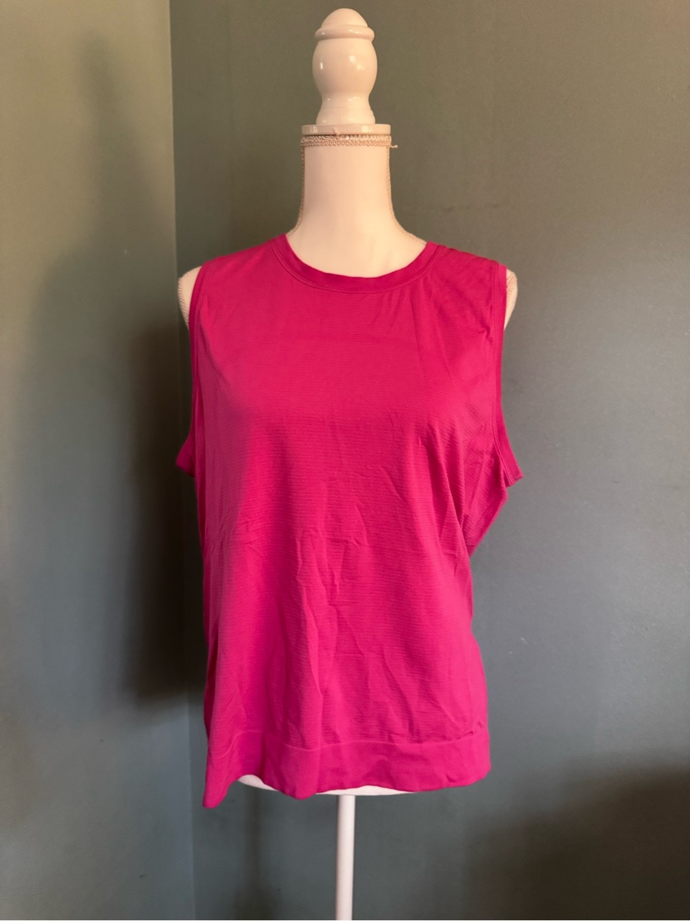 lululemon athletica Hot Pink Sleeveless Tank Top